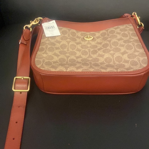 Coach Signature Bag - Picture 9 of 11